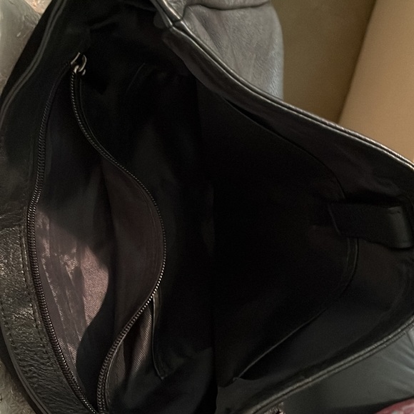 🌿Barney New York, Black Leather Crossbody Briefcase🌿 - Picture 4 of 7